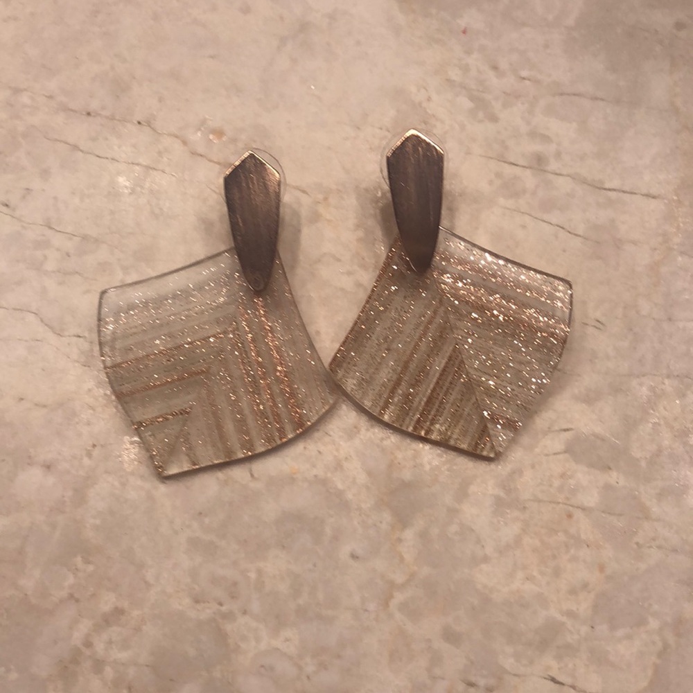 Kendra Scott Astoria stunning earrings !